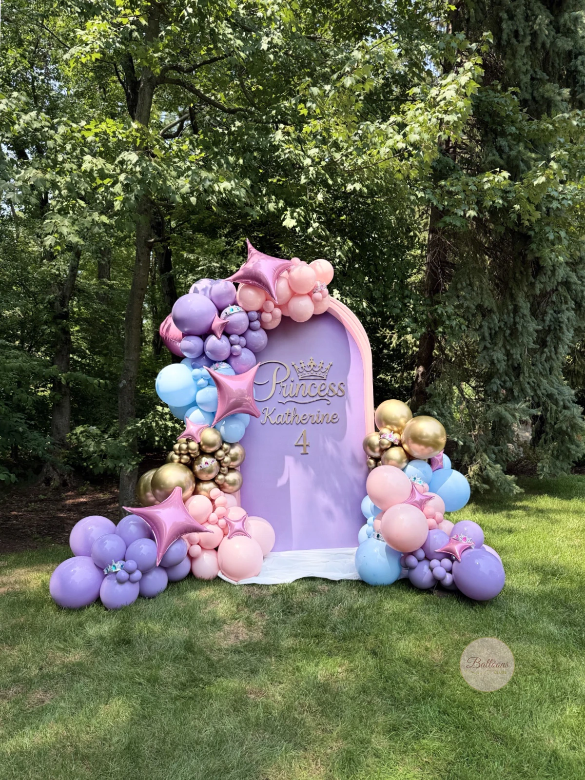 organic balloon garland in neutral tones for baby shower in NJ