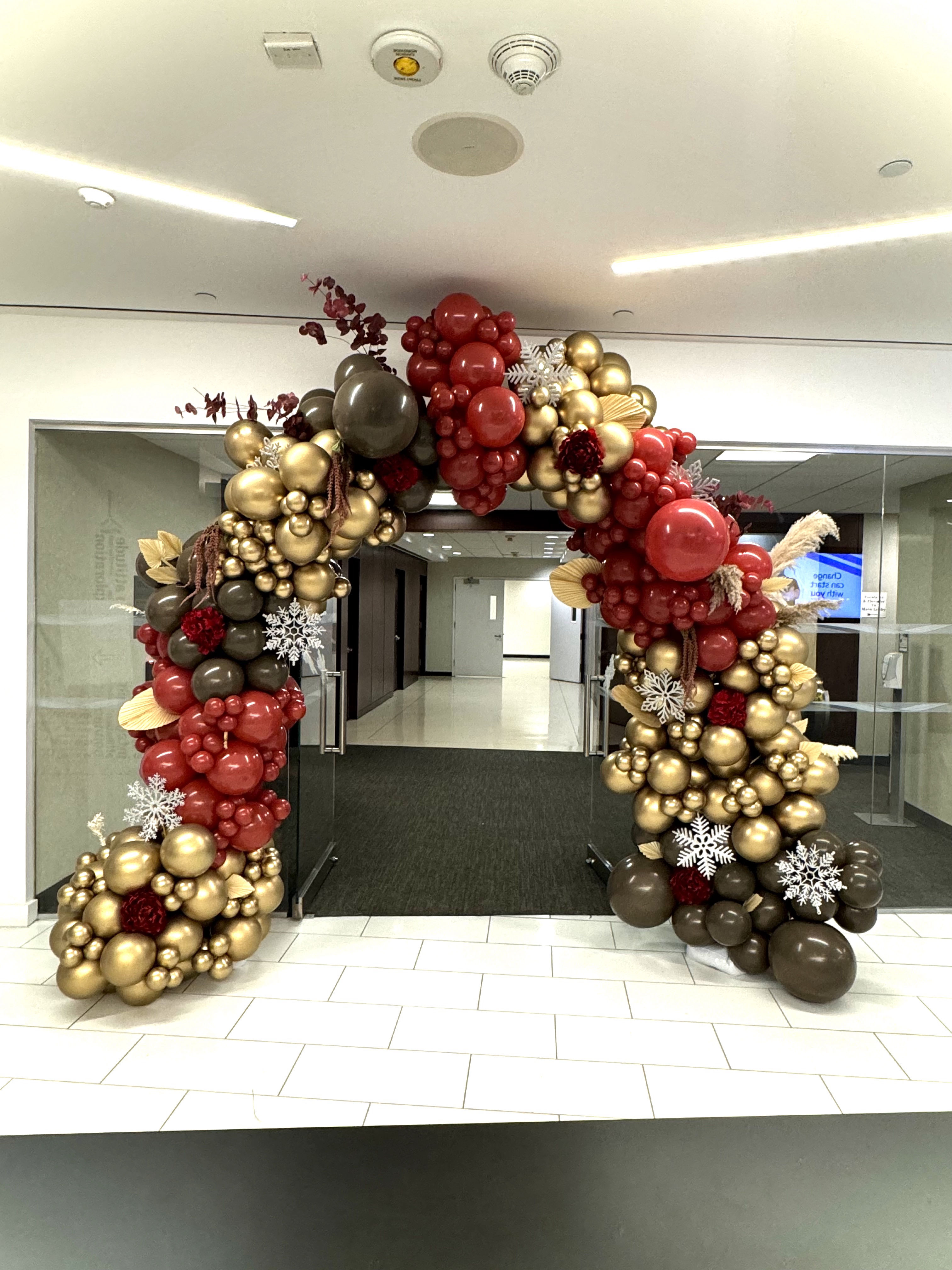 WF Balloon Arch